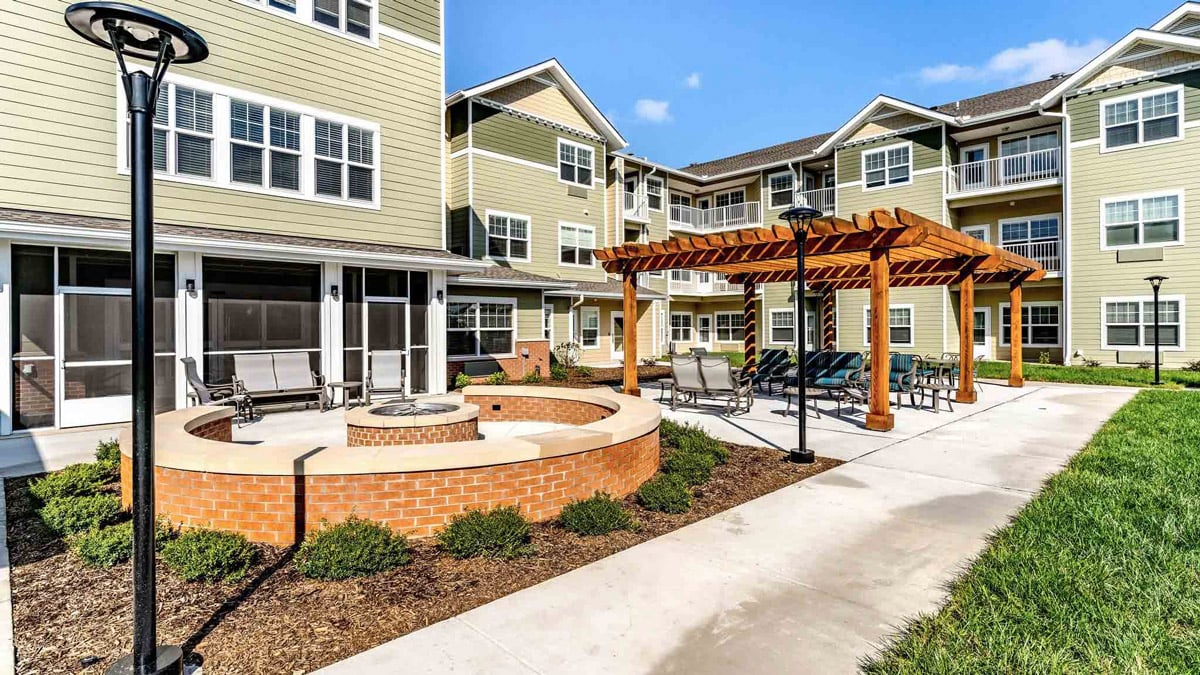 The outdoor patio at Capitol Ridge